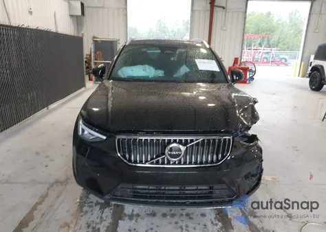 2025 Volvo Xc40 B5 Core Bright Theme z USA, uszkodzony, nr VIN YV4L12UJ9S2544719